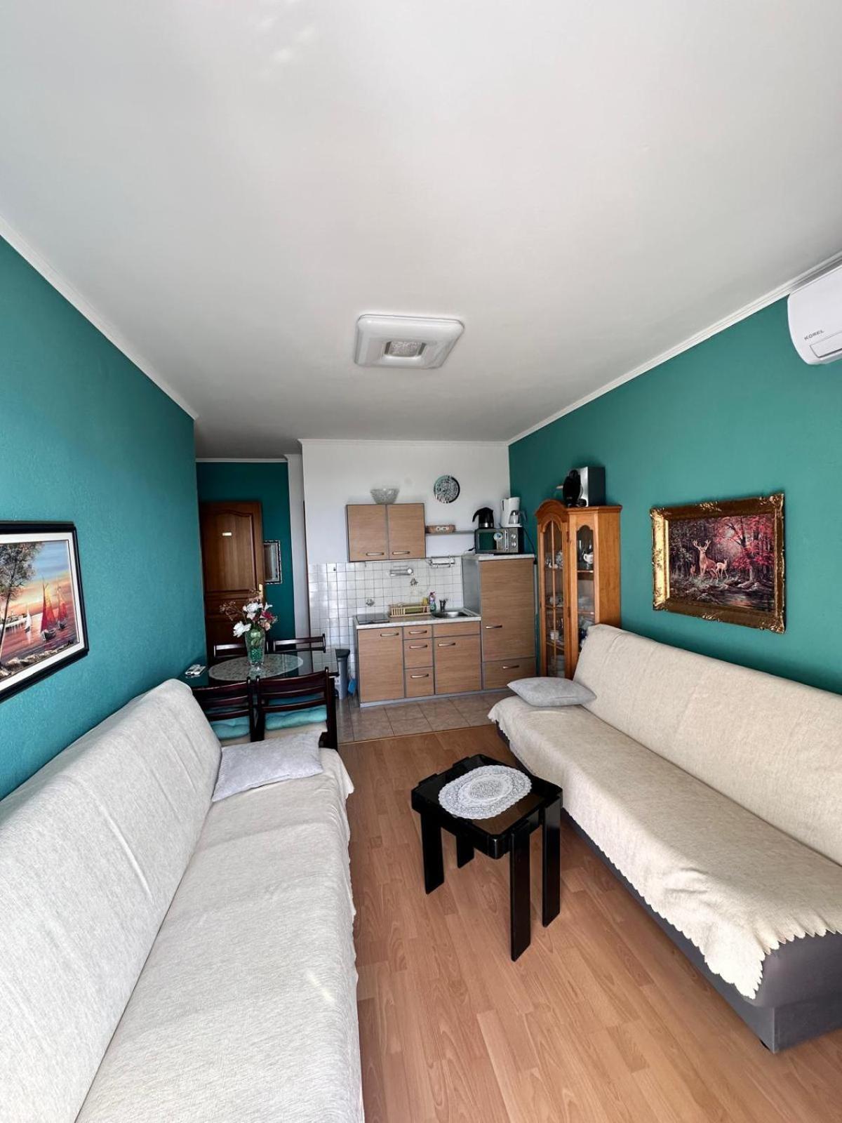 Apartmani Djurda クルク エクステリア 写真