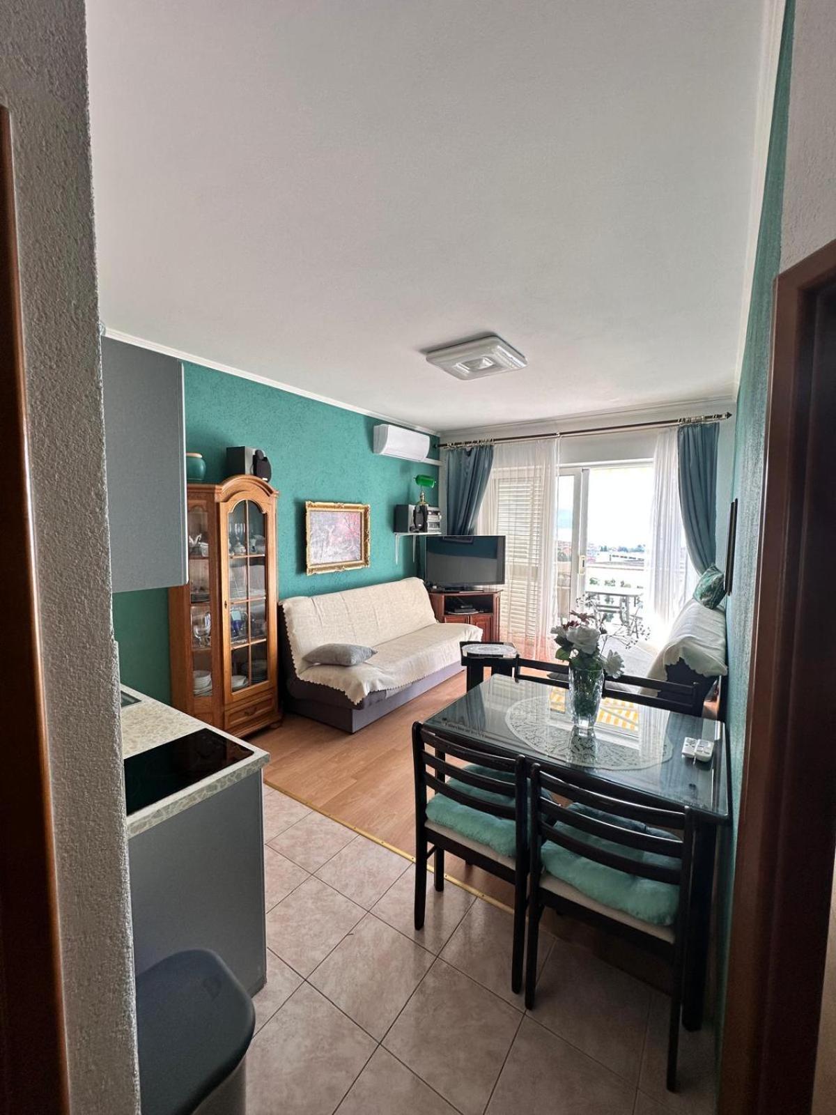 Apartmani Djurda クルク エクステリア 写真