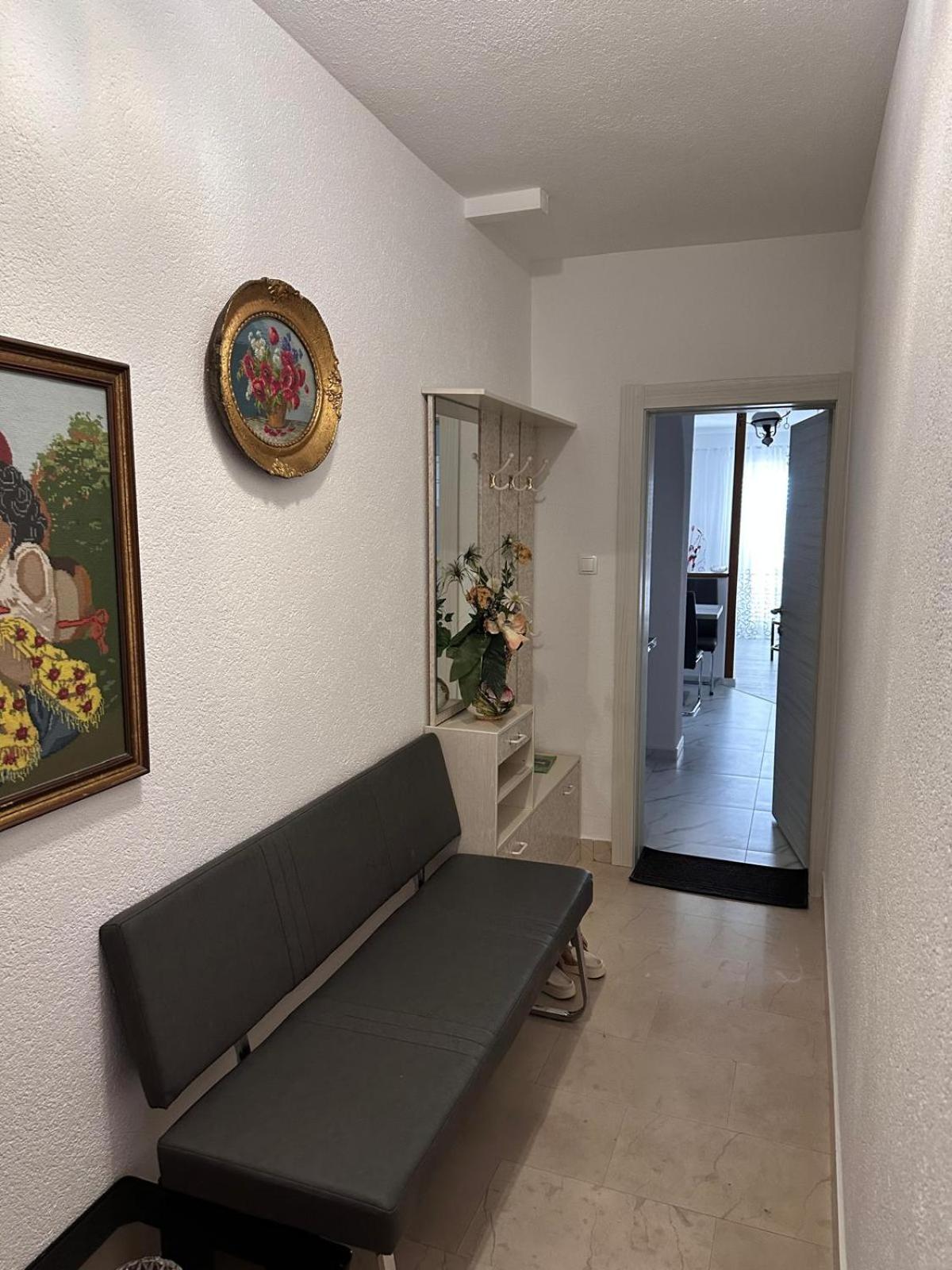 Apartmani Djurda クルク エクステリア 写真