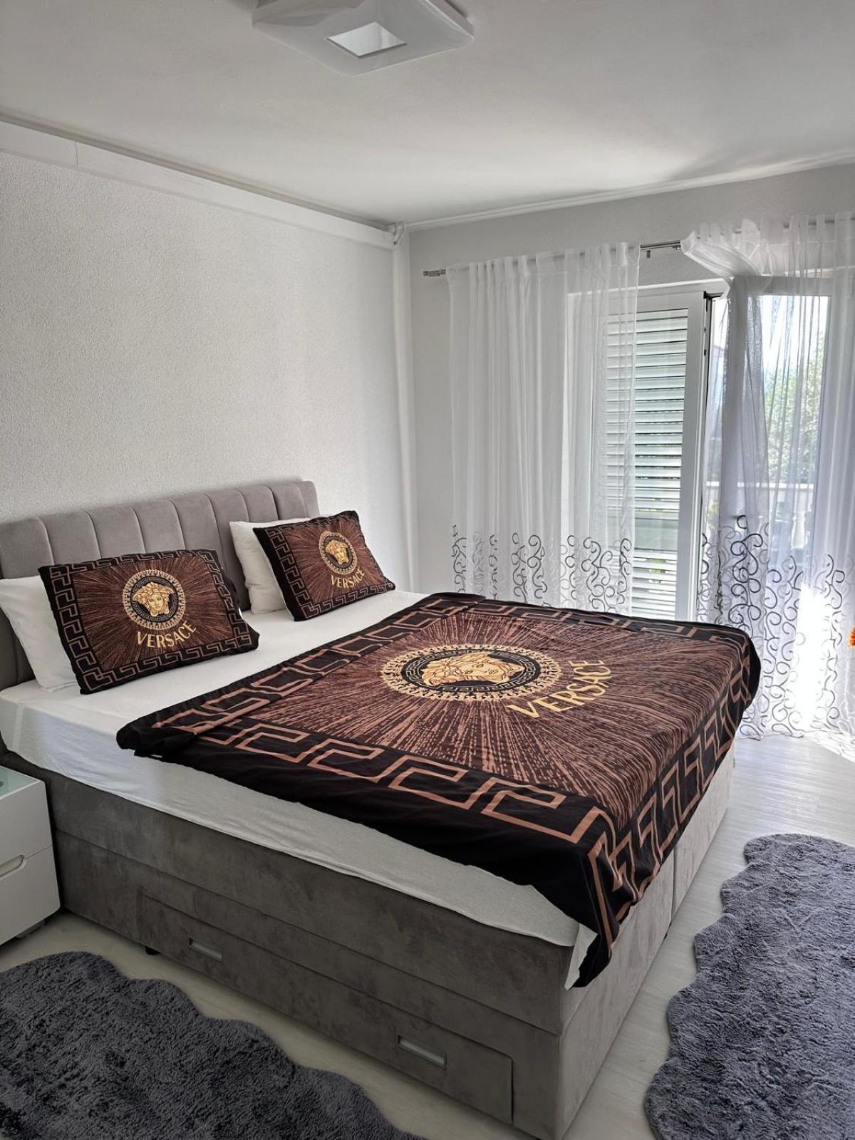 Apartmani Djurda クルク エクステリア 写真