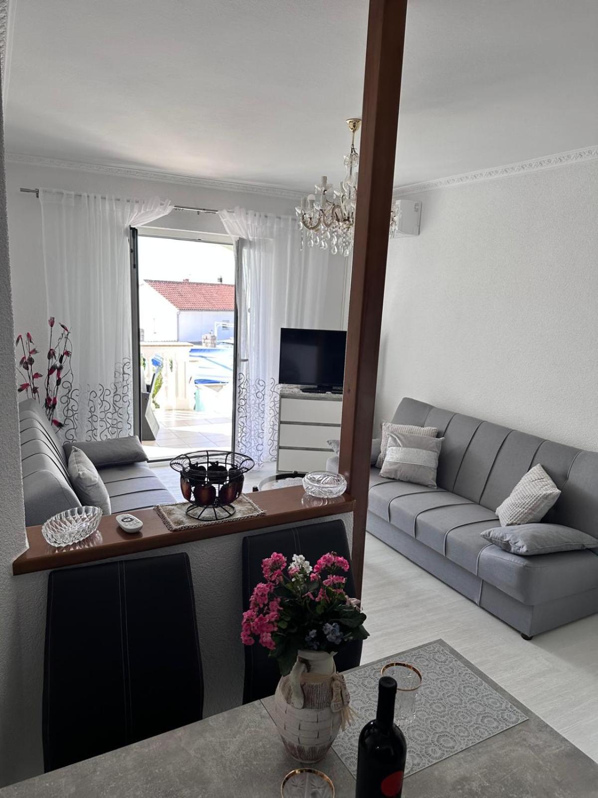 Apartmani Djurda クルク エクステリア 写真