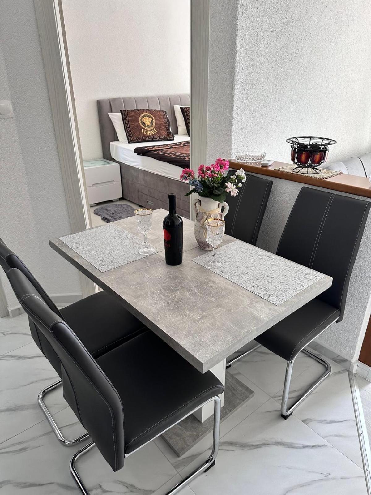 Apartmani Djurda クルク エクステリア 写真
